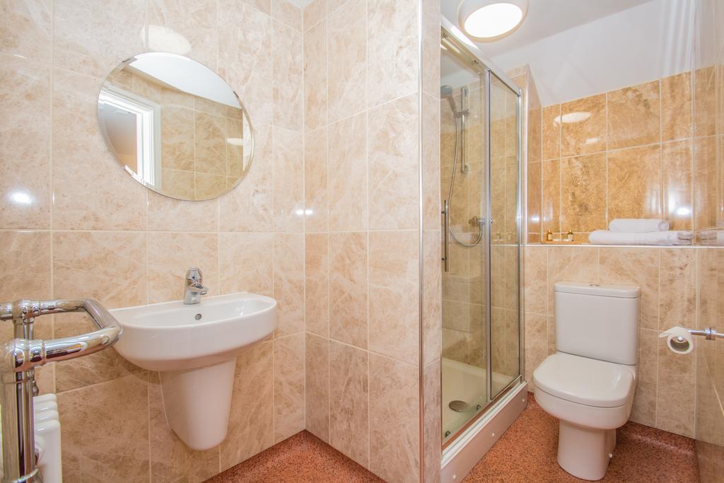 Victoria Inn Cowbridge Kültér fotó